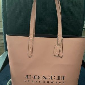 Nice Coach tote in time for summer